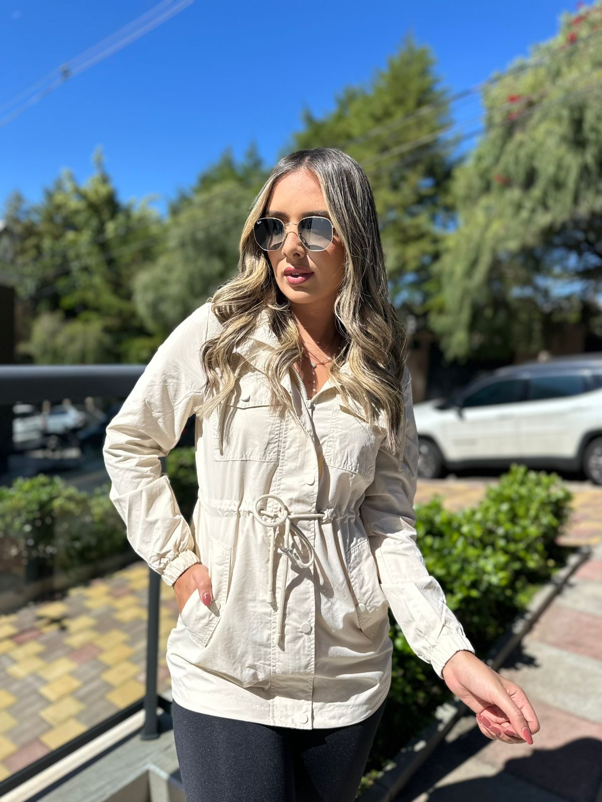 Parka feminina com capuz off white