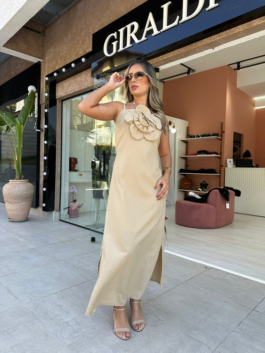 Vestido Elegante com Detalhe em Flor