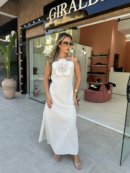 Vestido Elegante com Detalhes em flor