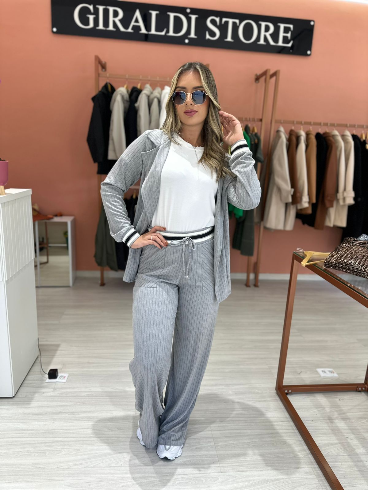 Tri Conjunto Cinza de Calça e Blazer